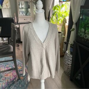 Express Women's V-Neck Sweater - Light Gray